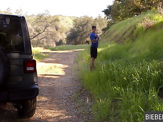 Vonku Outdoors Gay Pleasant Experience Near a Jeep