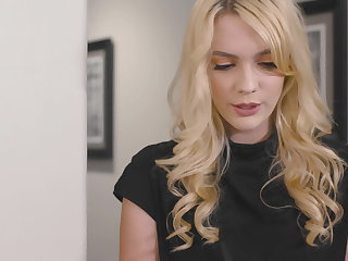 Транссексуал Трахает Девочку Trans Boss Fucks Her Assistant Good