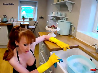 Pornstars Big tit mature Red XXX gets distracted while cleaning