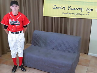 Ξύλο 18 Year Old Straight Boy Spanked in a Baseball Uniform
