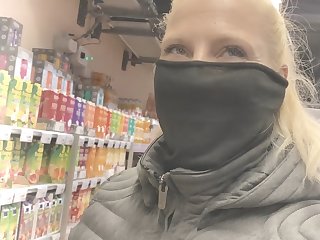 Bröstvårtor Milena Sweet remotely controlled through the supermarket
