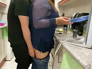 Ammende I fuck my stepmom's ass while she cooks!